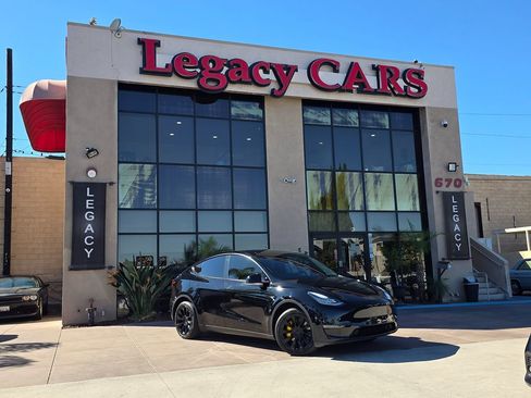 Used 2021 Tesla Model Y Long Range image 2