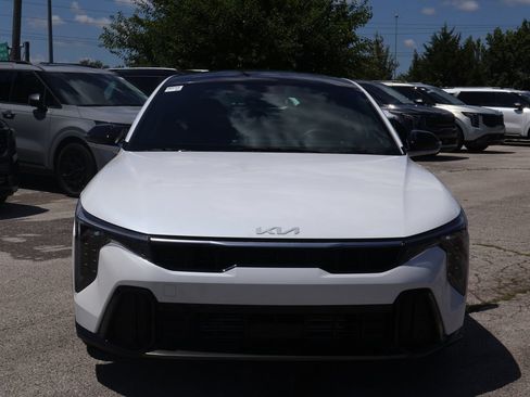 New 2026 Kia K4 GT-Line Turbo FWD image 2