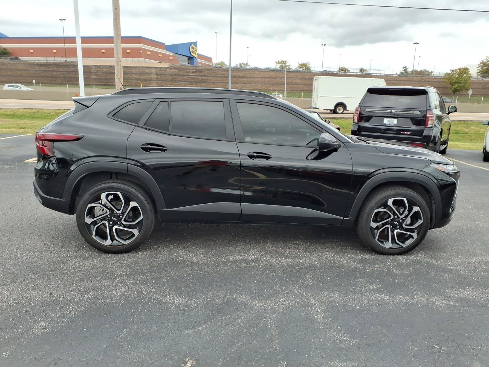 Used 2024 Chevrolet Trax RS w/ Driver Confidence Package FWD image 26
