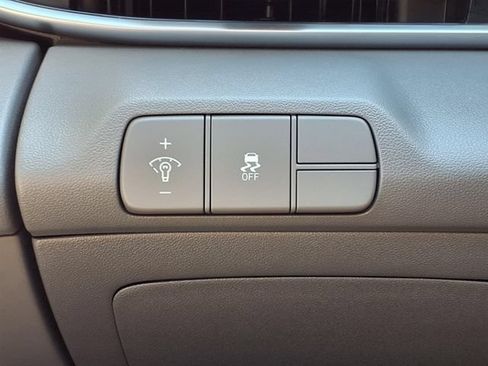 Used 2025 Hyundai Elantra SEL FWD image 68
