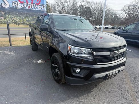 Used 2018 Chevrolet Colorado LT image 2