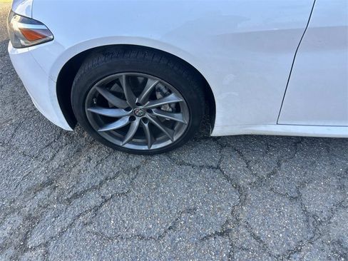 Used 2017 Alfa Romeo Giulia Sprint w/ Cold Weather Package image 12