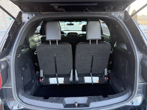Used 2016 Ford Explorer XLT w/ Equipment Group 202A AWD/4WD image 16