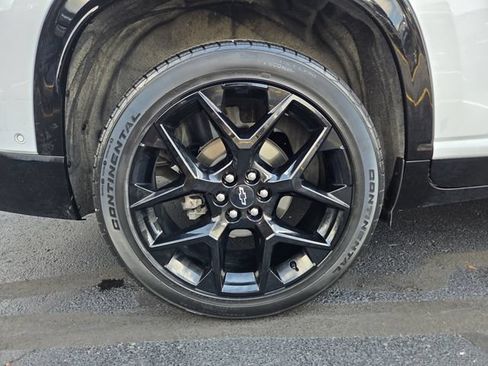Certified 2024 Chevrolet Traverse RS FWD image 9