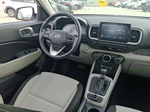Certified 2025 Hyundai Venue SEL image 14