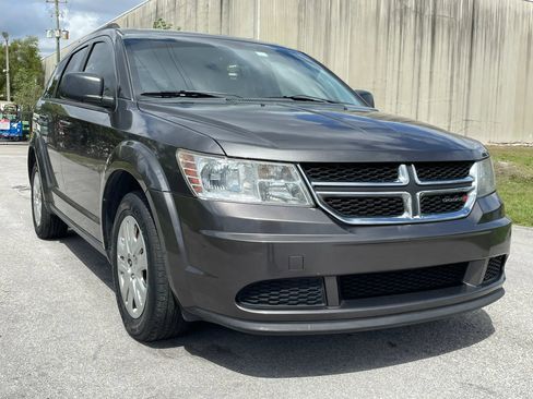 Used 2016 Dodge Journey SE w/ Flexible Seating Group image 4