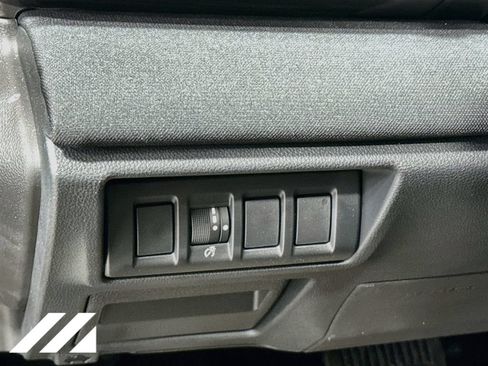 Used 2025 Subaru Outback Premium AWD/4WD image 10