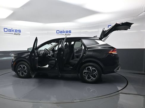 Used 2023 Kia Sportage LX AWD/4WD image 54