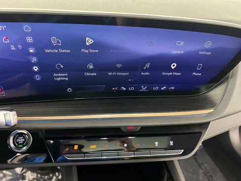 Used 2024 Buick Envision Avenir AWD/4WD image 25