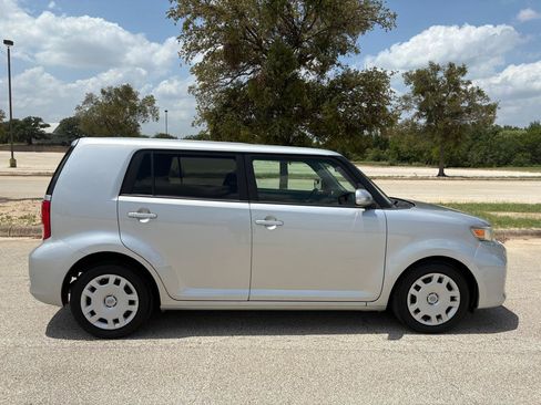 Used 2013 Scion xB FWD image 56