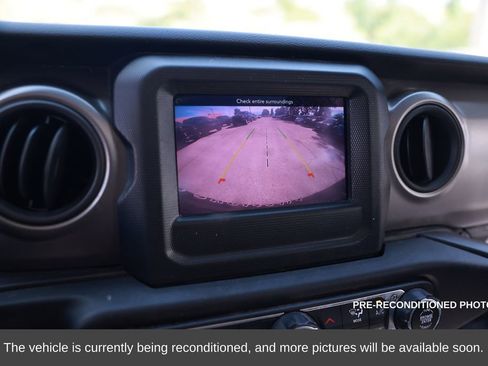 Used 2023 Jeep Wrangler Unlimited w/ Cold Weather Group image 17