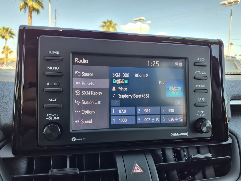 Used 2021 Toyota RAV4 XLE w/ Convenience Package AWD/4WD image 5