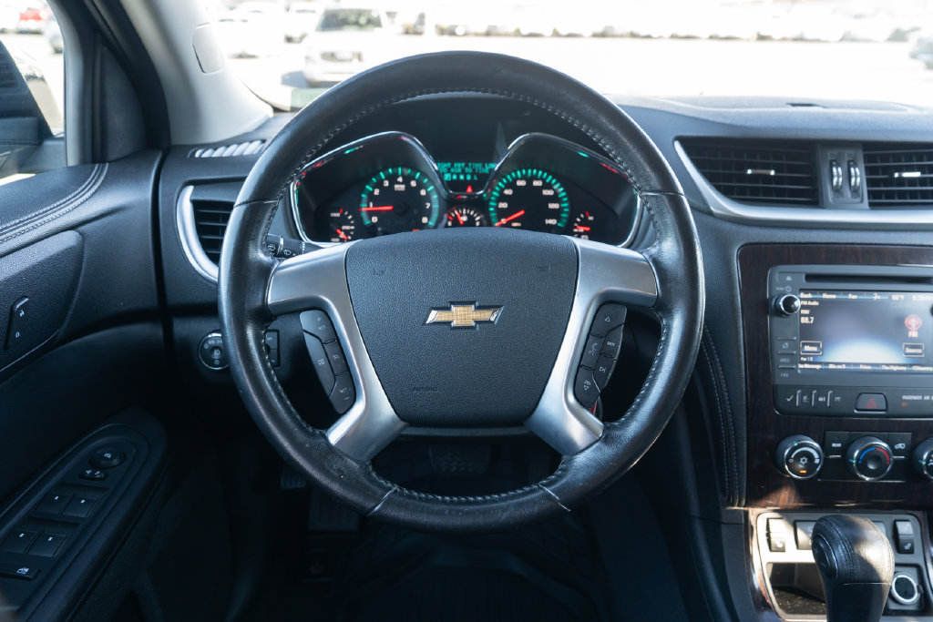 Used 2017 Chevrolet Traverse LT w/ Style and Technology Package AWD/4WD image 14