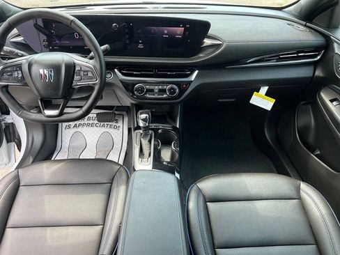 Used 2025 Buick Envista Sport Touring w/ Convenience I Package FWD image 13