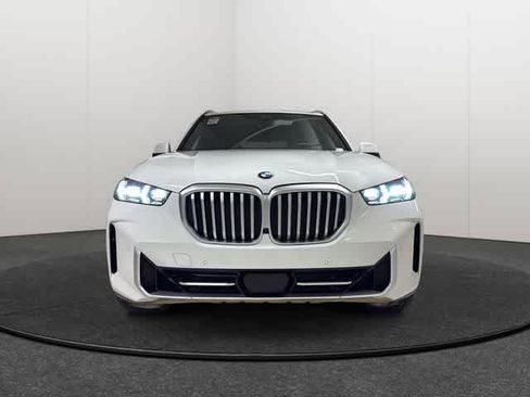 Used 2024 BMW X5 xDrive40i w/ Premium Package AWD/4WD image 2