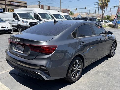 Used 2022 Kia Forte LXS FWD image 7
