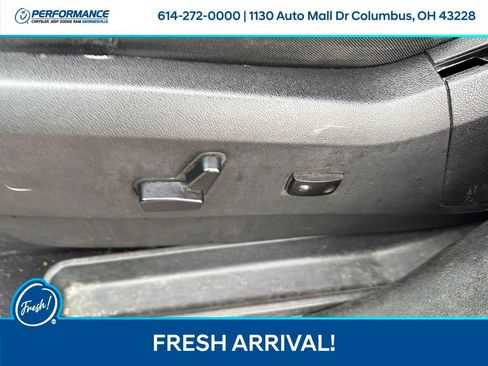 Used 2014 Dodge Grand Caravan R/T w/ Driver Convenience Group FWD image 18