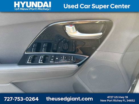 Used 2018 Kia Niro EX image 10