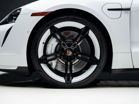 Used 2021 Porsche Taycan Turbo w/ Premium Package image 18