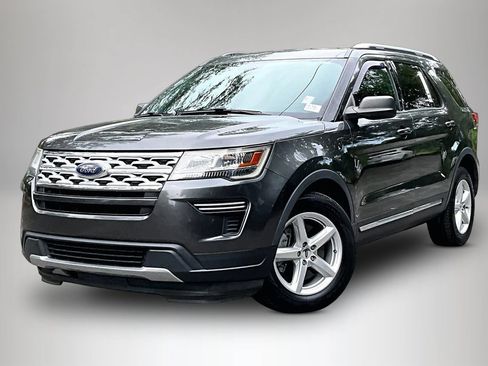 Used 2019 Ford Explorer XLT w/ Class III Trailer Tow Package FWD image 1