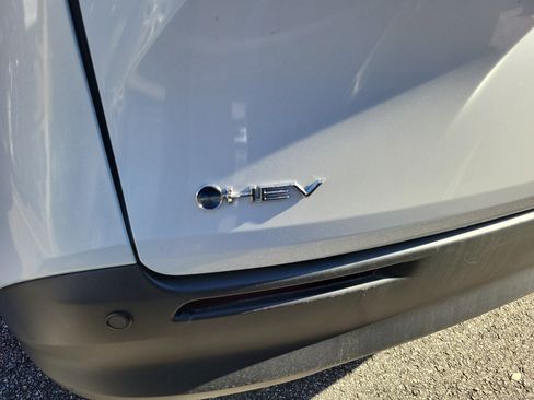 Used 2025 Toyota Sienna XLE image 19