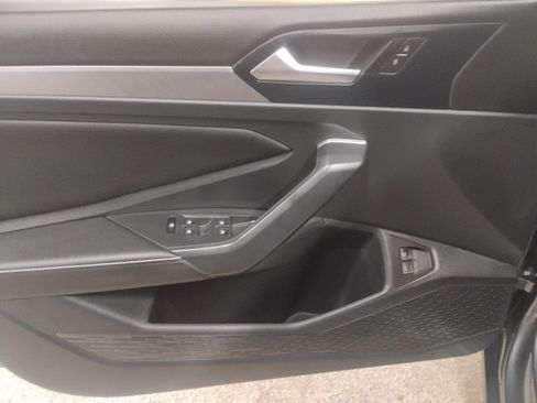 Used 2024 Volkswagen Jetta SE image 16