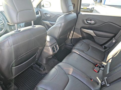 Used 2017 Jeep Cherokee Trailhawk image 38