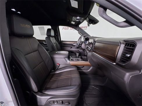 Used 2022 Chevrolet Silverado 1500 High Country image 41