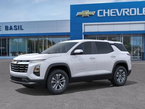New 2026 Chevrolet Equinox LT FWD image 2