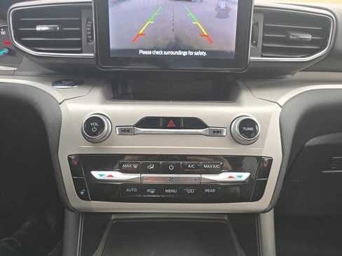 Used 2023 Ford Explorer XLT w/ Equipment Group 202A image 18