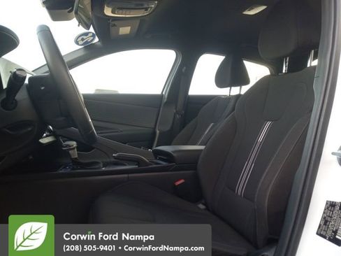 Used 2025 Hyundai Elantra Sport image 24