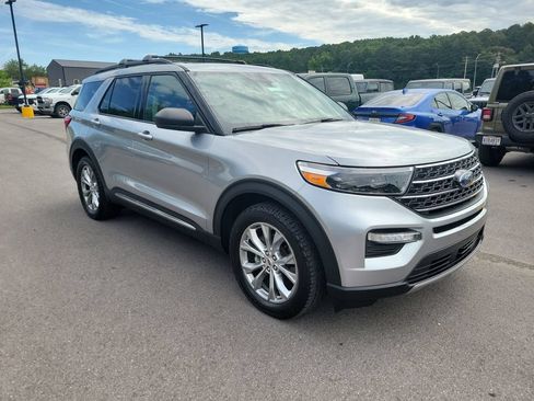 Used 2021 Ford Explorer XLT w/ Equipment Group 202A RWD image 1