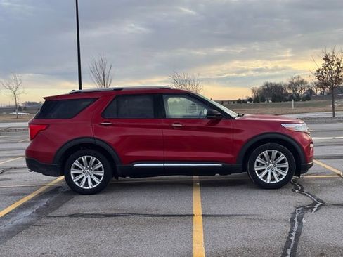 Used 2020 Ford Explorer Limited w/ Class III Trailer Tow Package image 2