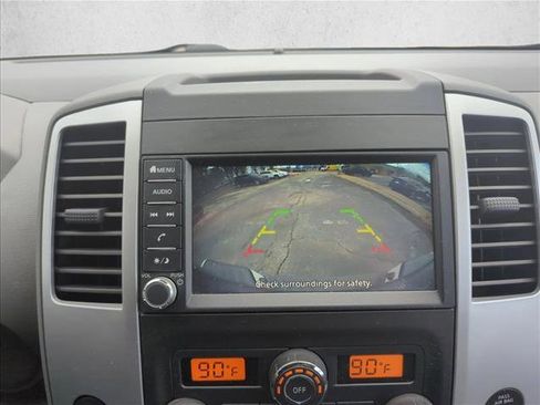 Used 2021 Nissan Frontier SV w/ Midnight Edition Floor Mats image 14