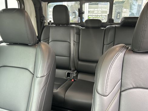 New 2025 Jeep Gladiator Sport image 33