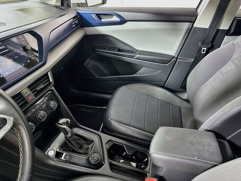 Used 2023 Volkswagen Taos SE w/ Panoramic Sunroof Package AWD/4WD image 24