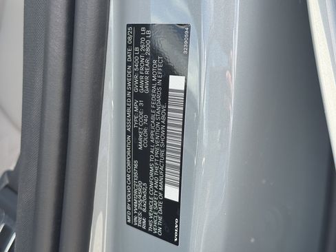 New 2026 Volvo XC60 B5 Plus w/ Protection Package Premier image 31