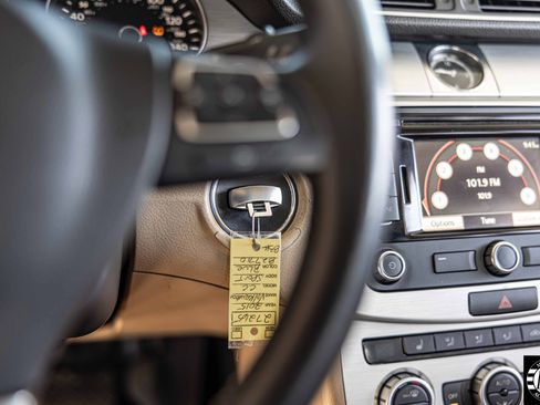 Used 2015 Volkswagen CC R-Line image 24