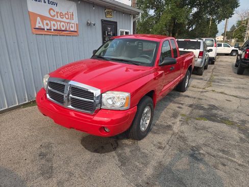 Used 2005 Dodge Dakota SLT AWD/4WD image 2