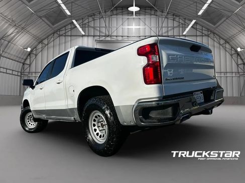 Used 2021 Chevrolet Silverado 1500 LT AWD/4WD image 9