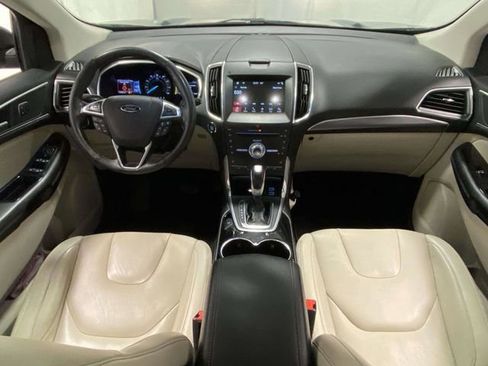 Used 2017 Ford Edge Titanium w/ Technology Package image 9