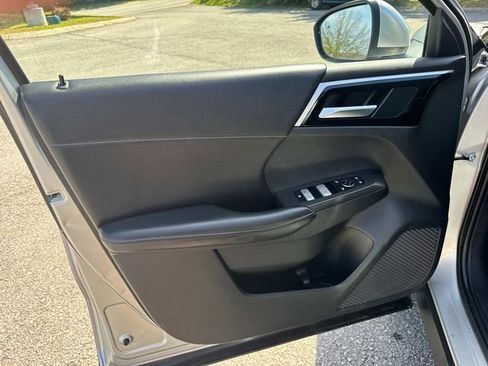 Used 2022 Mitsubishi Outlander SE AWD/4WD image 27