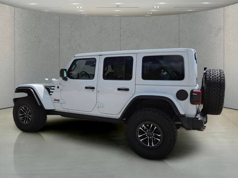 Used 2025 Jeep Wrangler Unlimited Rubicon AWD/4WD image 8