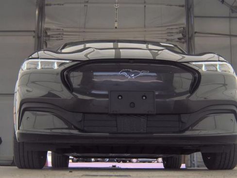 Used 2021 Ford Mustang Mach-E Premium RWD image 4