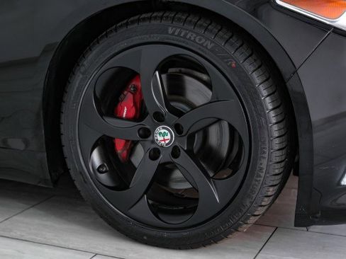 Used 2019 Alfa Romeo Giulia w/ Quick Order Package 22K Sport image 51