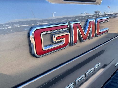 Used 2020 GMC Sierra 1500 SLT image 30
