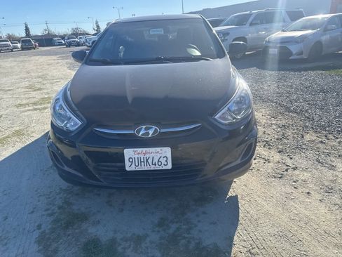 Used 2017 Hyundai Accent SE image 2