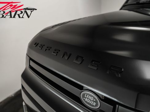 Used 2024 Land Rover Defender 110 SE image 9