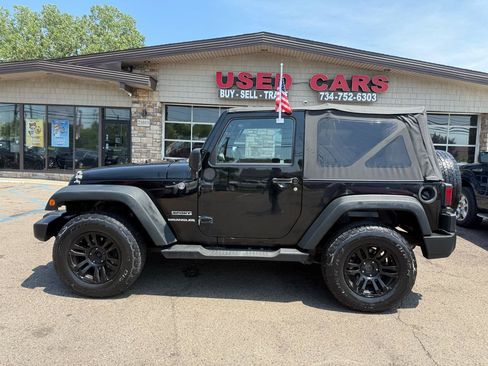 Used 2013 Jeep Wrangler Sport AWD/4WD image 9
