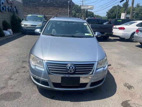 Used 2007 Volkswagen Passat 2.0T FWD image 2